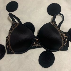 Black lace bra